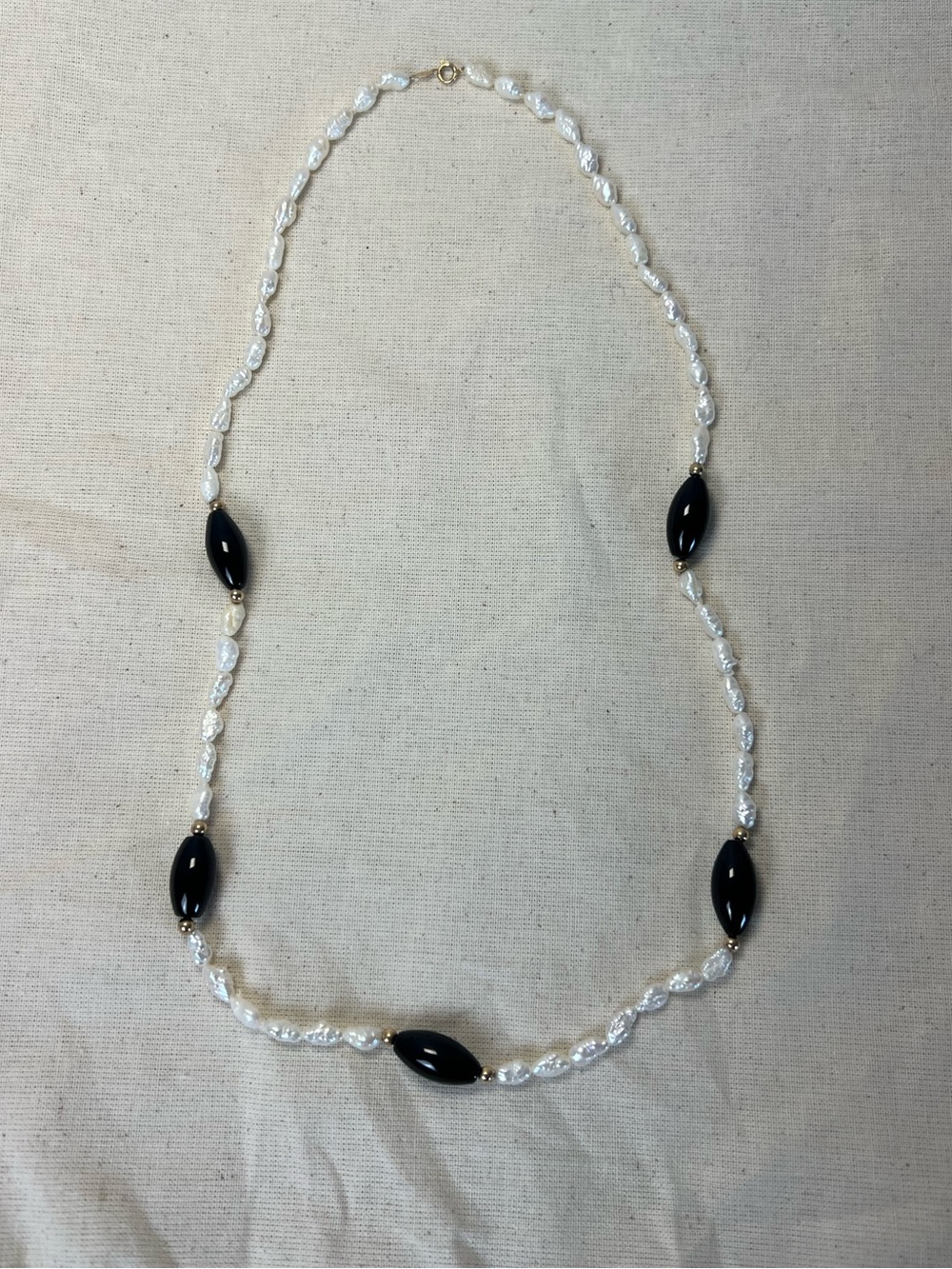Vintage Freshwater Pearl & Black Onyx Beaded Necklace 14K Gold Clasp